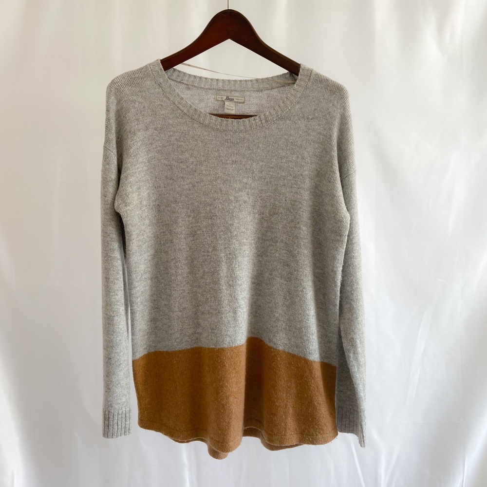 Two-Tone Bass Sweater! Perfect condition.